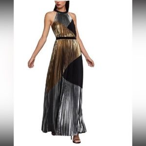 Meet your Posher, Maura